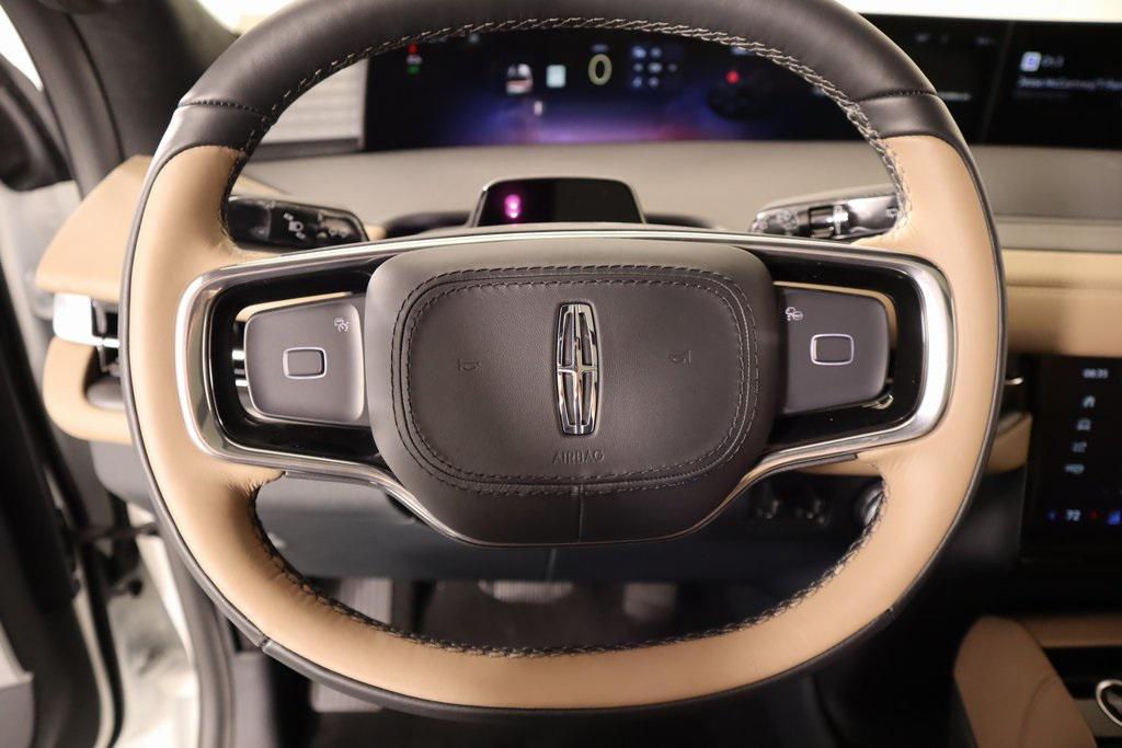 new 2025 Lincoln Navigator car, priced at $120,185