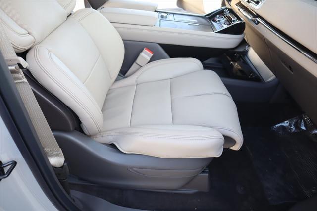 new 2024 Lincoln Navigator car, priced at $74,998