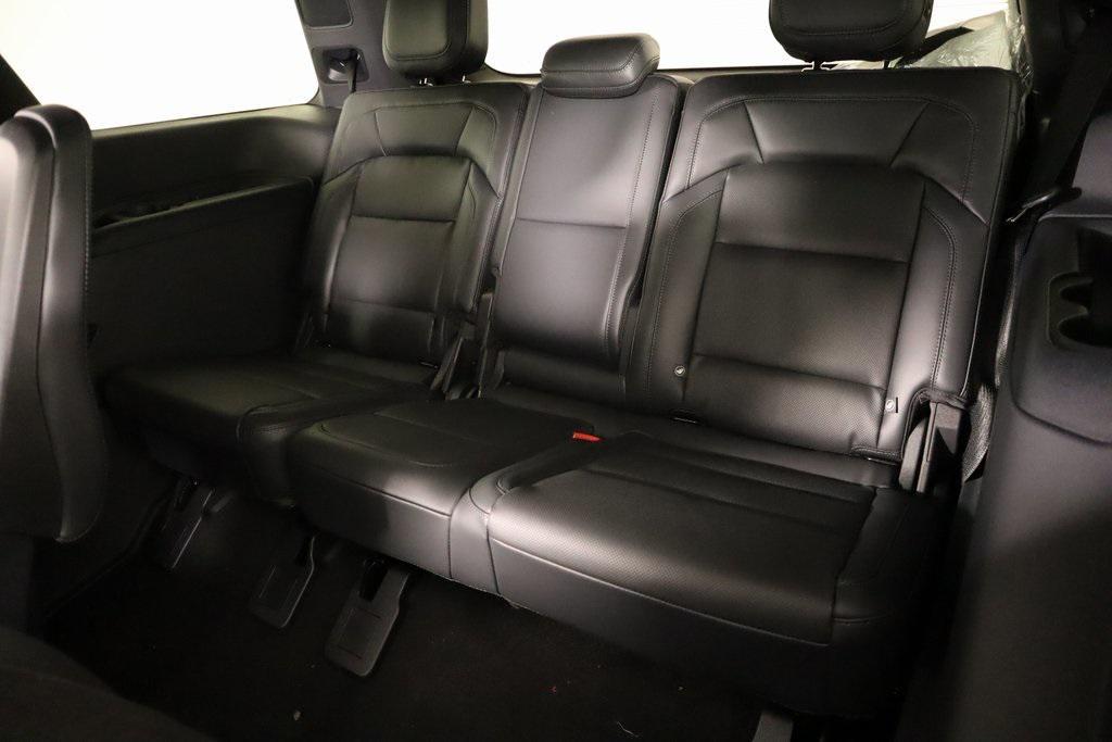 new 2025 Lincoln Navigator car, priced at $102,418