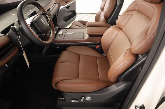 new 2025 Lincoln Navigator car, priced at $108,540