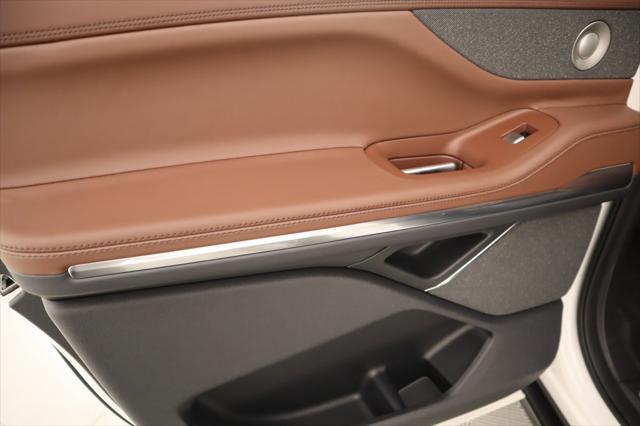 new 2025 Lincoln Navigator car, priced at $108,540