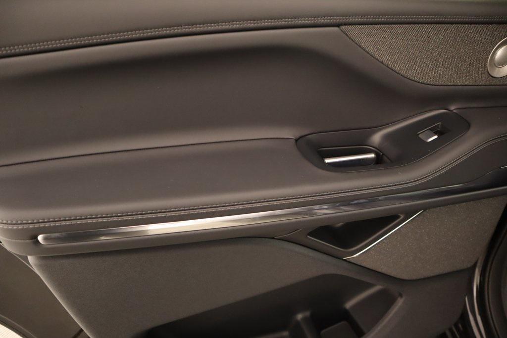 new 2025 Lincoln Navigator car, priced at $106,008