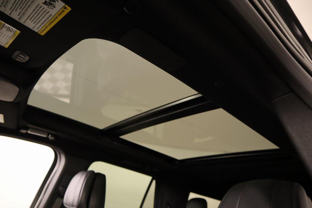 new 2025 Lincoln Navigator car, priced at $106,008