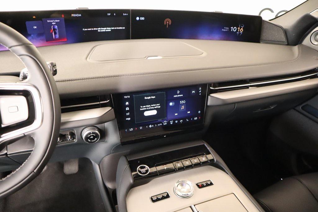 new 2025 Lincoln Navigator car, priced at $106,008