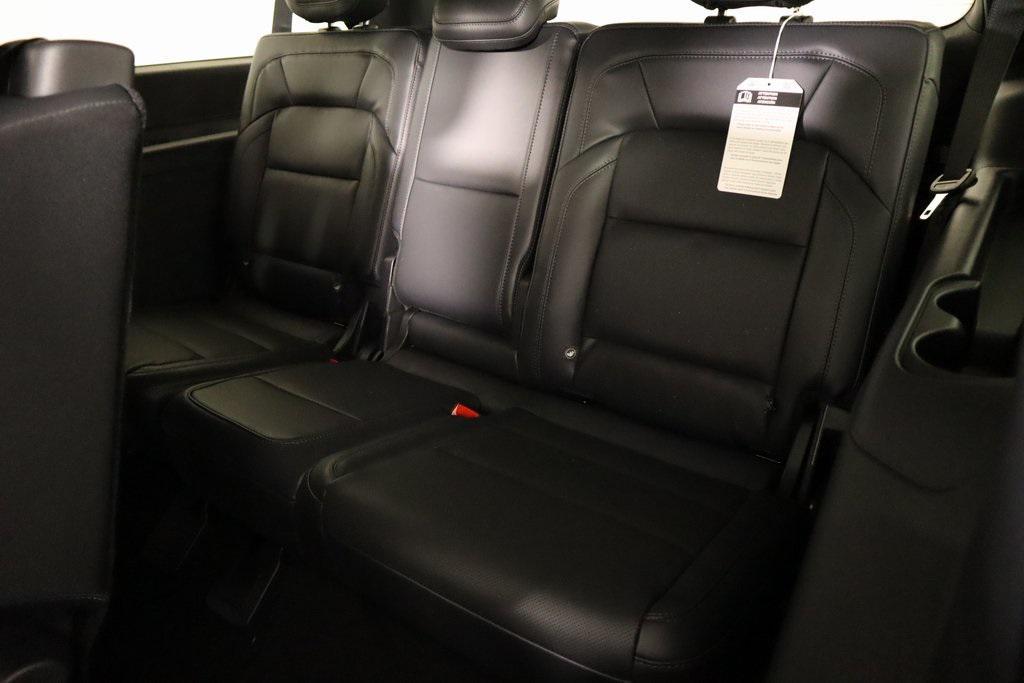 new 2025 Lincoln Navigator car, priced at $106,008