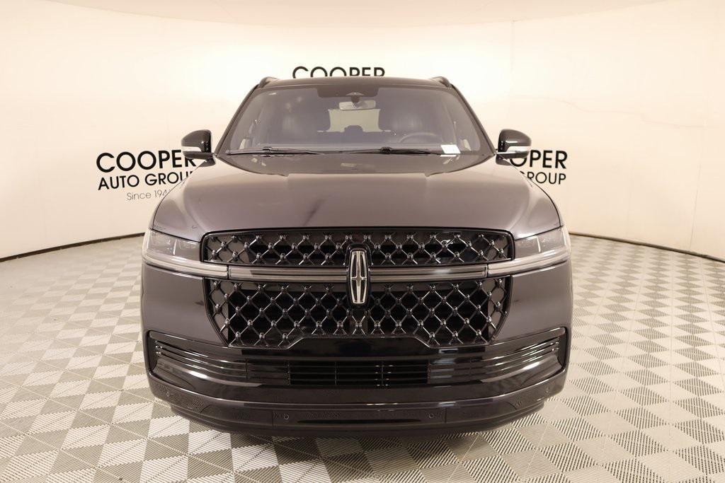 new 2025 Lincoln Navigator car, priced at $106,008