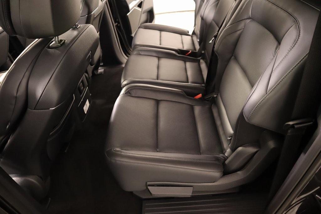 new 2025 Lincoln Navigator car, priced at $106,008