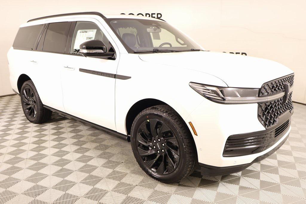 new 2025 Lincoln Navigator car, priced at $105,778