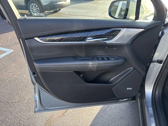 used 2023 Cadillac XT6 car, priced at $34,000