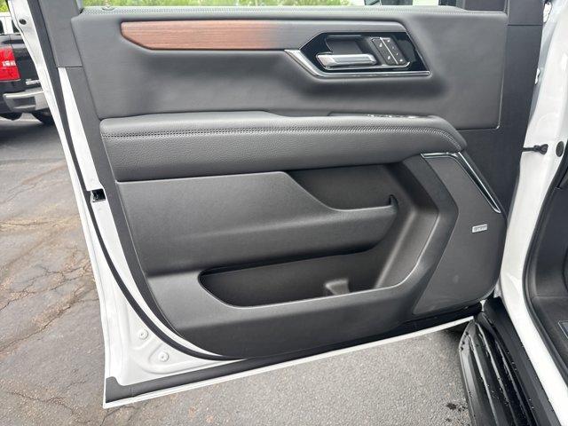 new 2025 GMC Yukon XL car