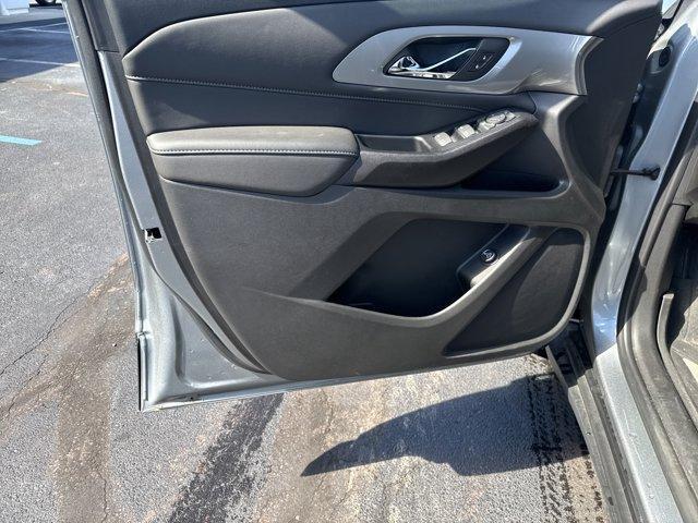 used 2023 Chevrolet Traverse car, priced at $32,637