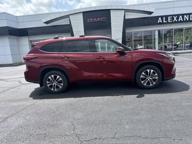used 2022 Toyota Highlander car, priced at $39,000