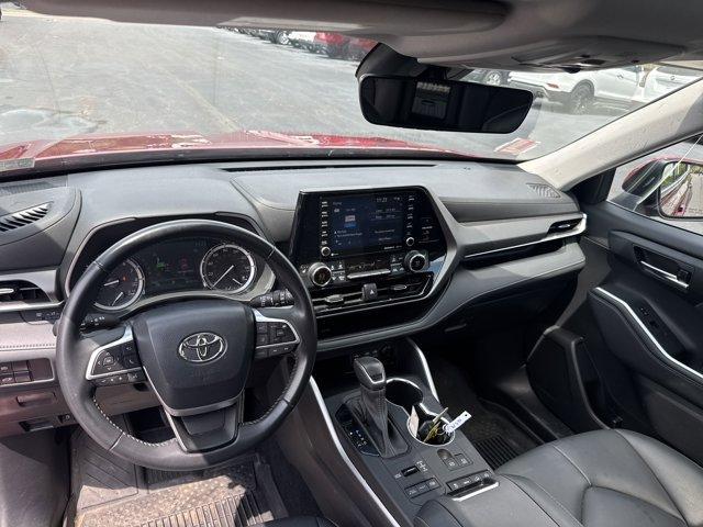 used 2022 Toyota Highlander car, priced at $39,000