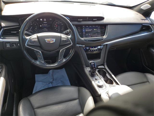 used 2022 Cadillac XT5 car, priced at $30,300