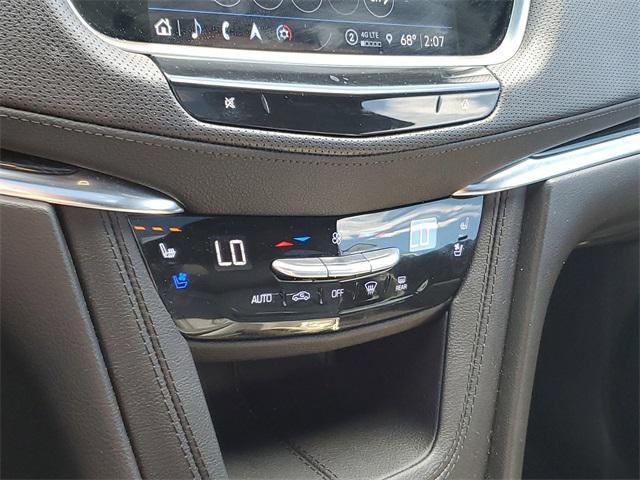 used 2022 Cadillac XT5 car, priced at $30,300