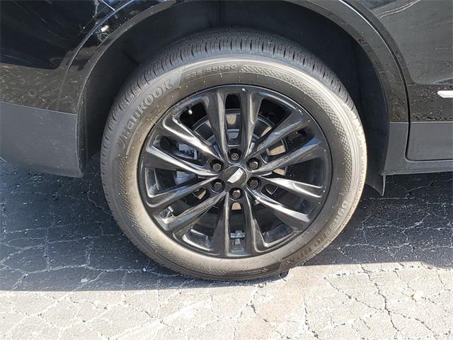 used 2022 Cadillac XT5 car, priced at $30,300