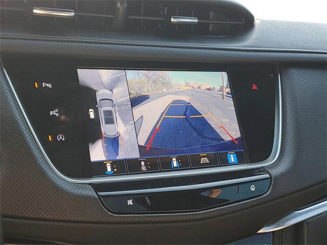 used 2022 Cadillac XT5 car, priced at $31,000