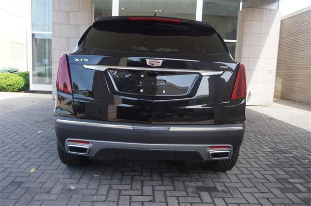 used 2022 Cadillac XT5 car, priced at $32,000