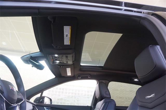 used 2022 Cadillac XT5 car, priced at $32,000