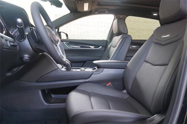 used 2022 Cadillac XT5 car, priced at $32,000
