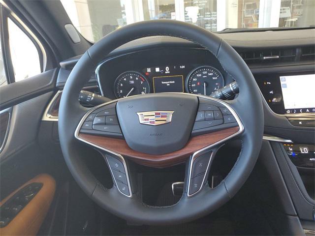 new 2025 Cadillac XT5 car, priced at $60,720