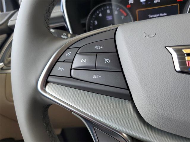 new 2025 Cadillac XT5 car, priced at $58,824