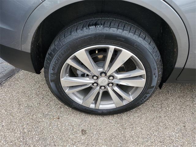 used 2022 Cadillac XT5 car, priced at $29,900