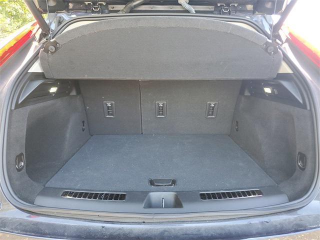 used 2022 Cadillac XT4 car, priced at $28,000