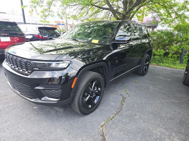 used 2022 Jeep Grand Cherokee car, priced at $33,875
