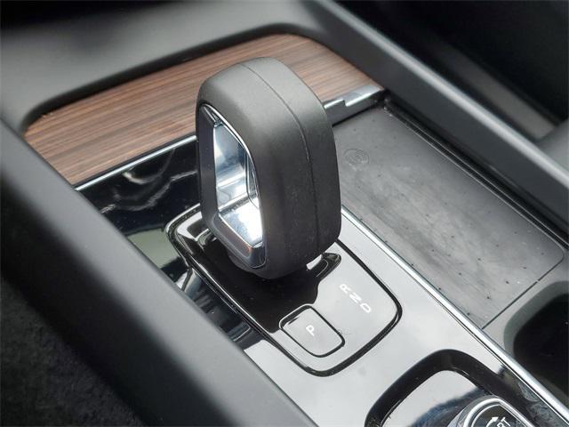 used 2022 Volvo XC60 car, priced at $33,000
