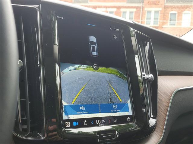 used 2022 Volvo XC60 car, priced at $33,000