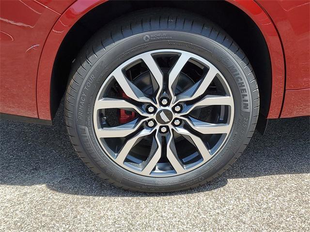 new 2025 Cadillac XT6 car, priced at $71,954