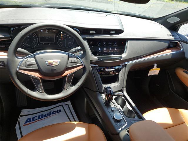 new 2025 Cadillac XT5 car, priced at $60,294