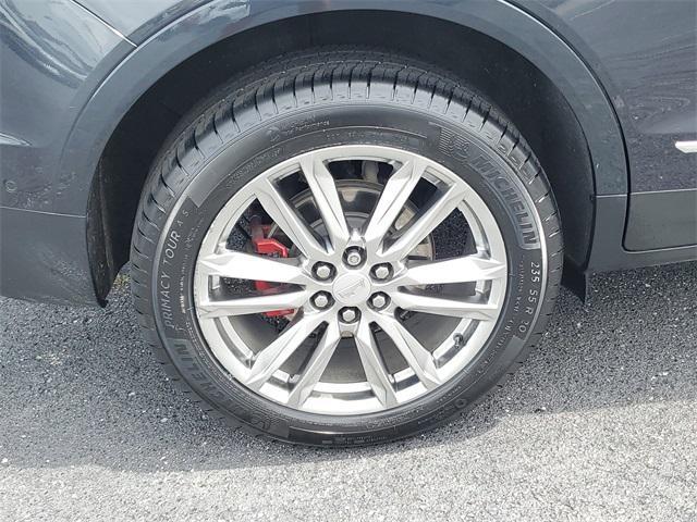 used 2022 Cadillac XT5 car, priced at $38,900