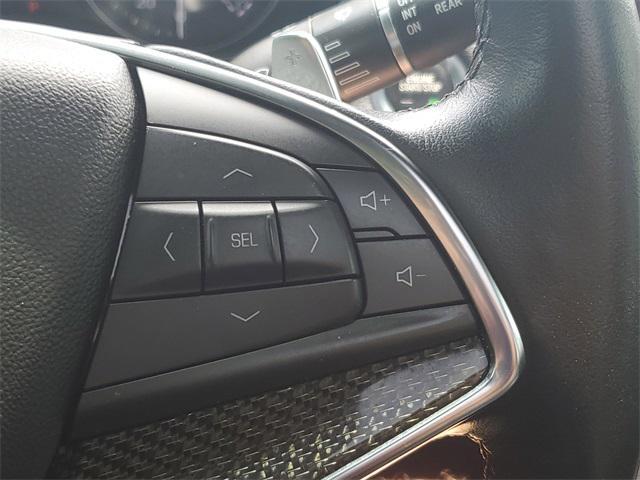 used 2022 Cadillac XT5 car, priced at $38,900