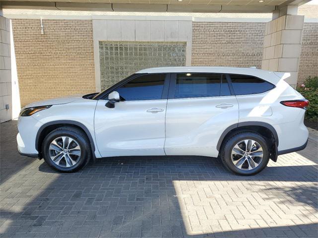 used 2023 Toyota Highlander car, priced at $38,732