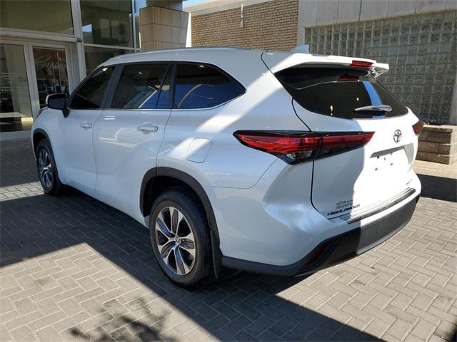 used 2023 Toyota Highlander car, priced at $38,732