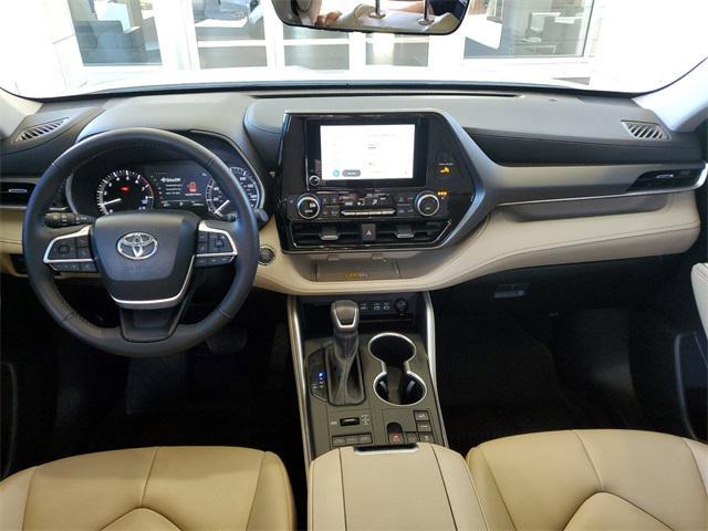 used 2023 Toyota Highlander car, priced at $38,732