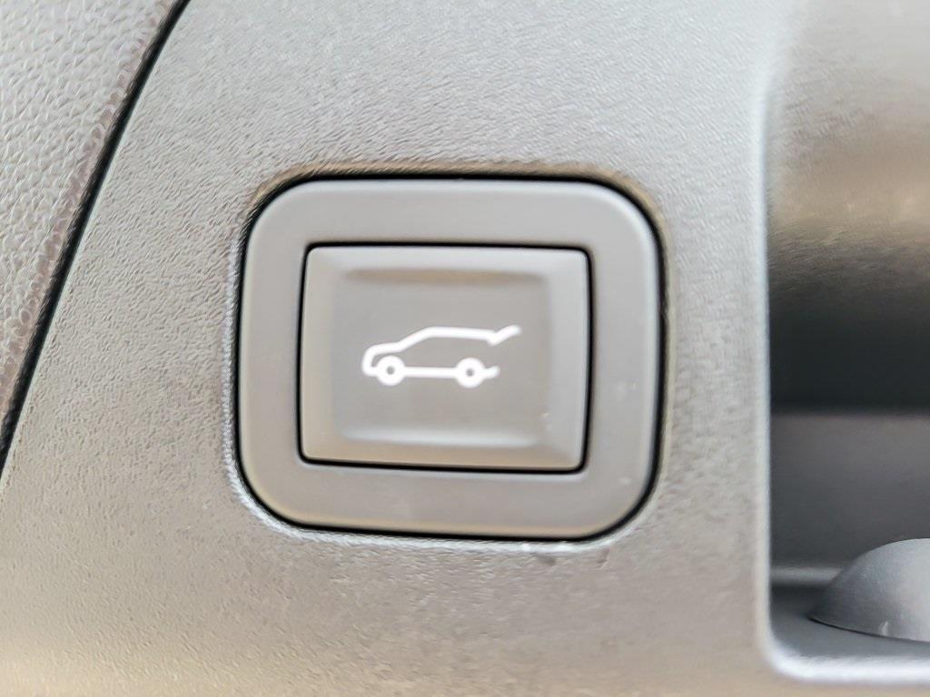 new 2025 Buick Envision car, priced at $39,995