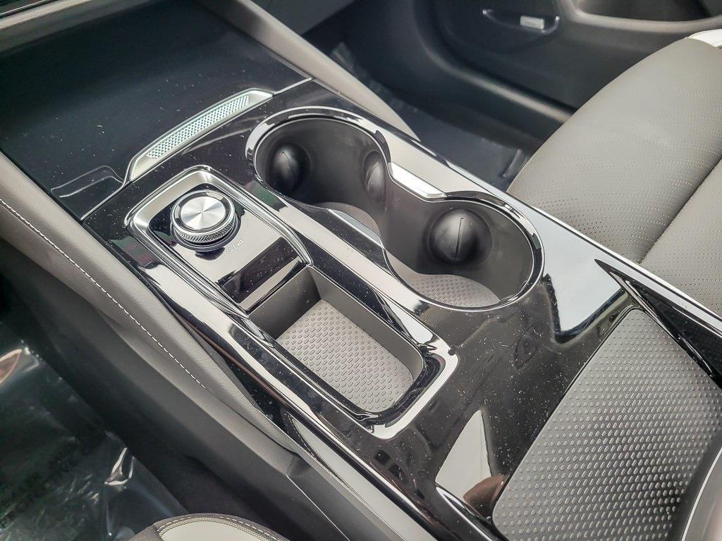 new 2025 Buick Envision car, priced at $39,995