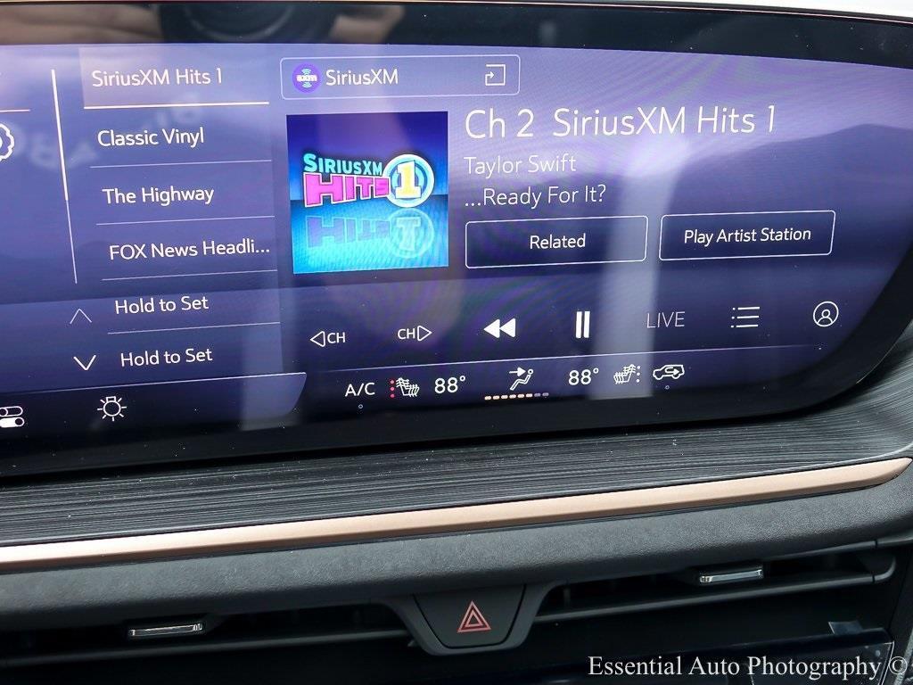 new 2025 Buick Envision car, priced at $39,995