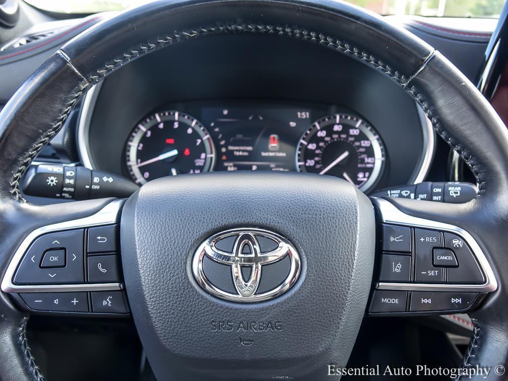 used 2021 Toyota Highlander car, priced at $33,597