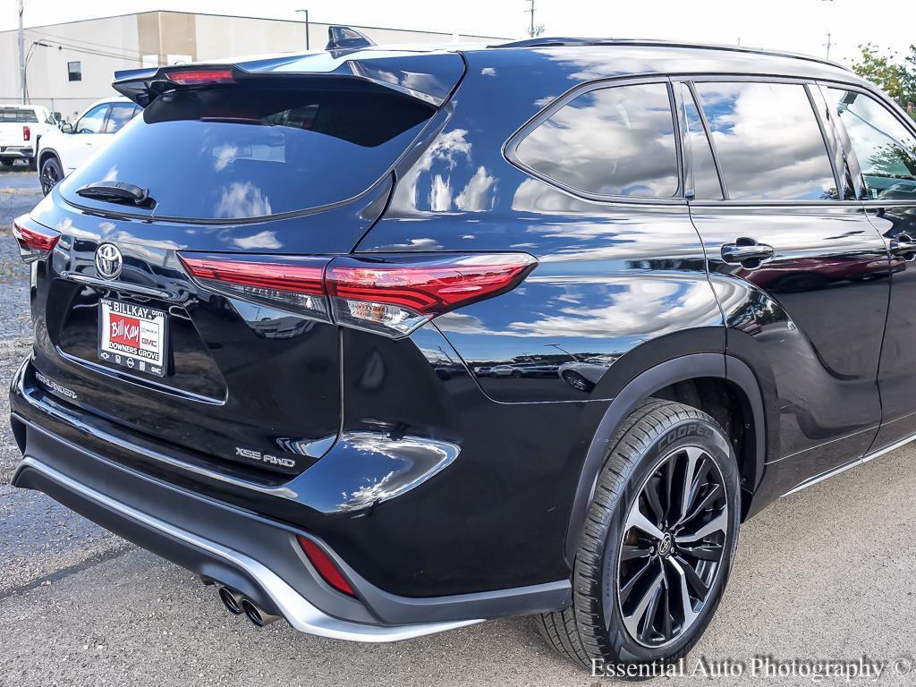 used 2021 Toyota Highlander car, priced at $33,597