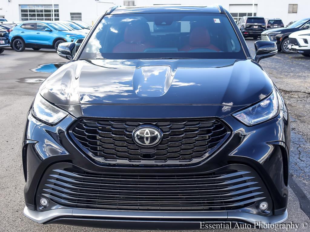 used 2021 Toyota Highlander car, priced at $33,597