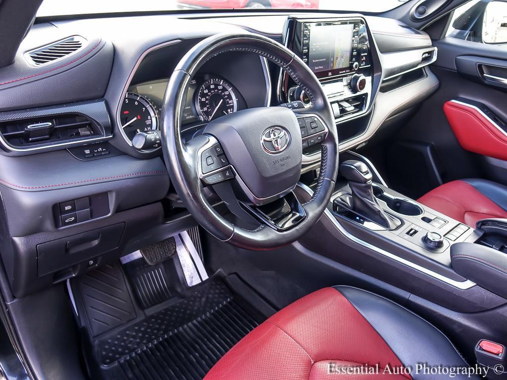 used 2021 Toyota Highlander car, priced at $33,597