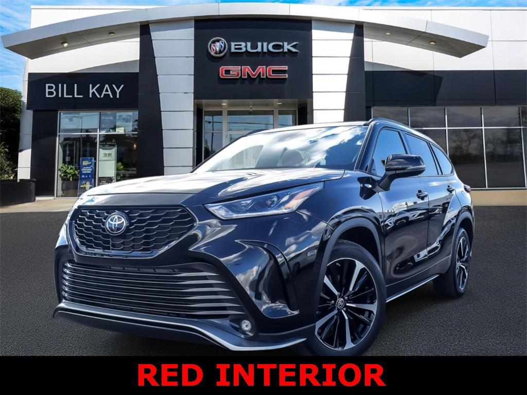 used 2021 Toyota Highlander car, priced at $33,597