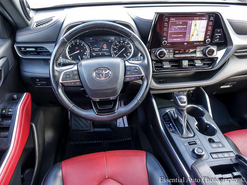 used 2021 Toyota Highlander car, priced at $33,597