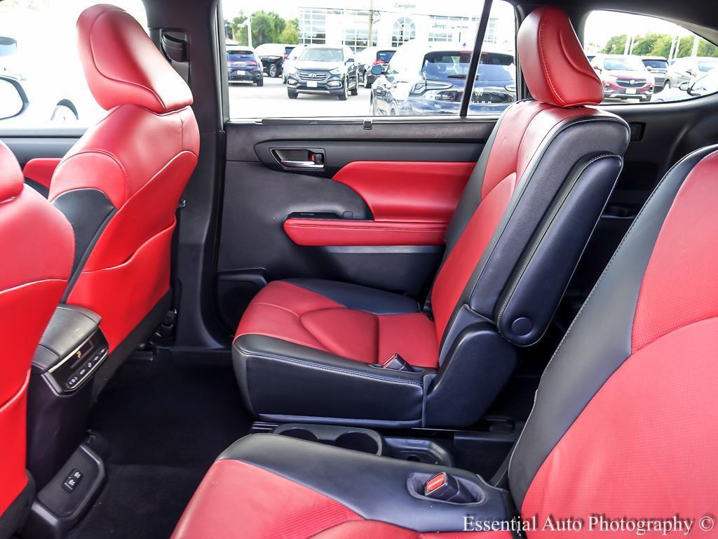 used 2021 Toyota Highlander car, priced at $33,597