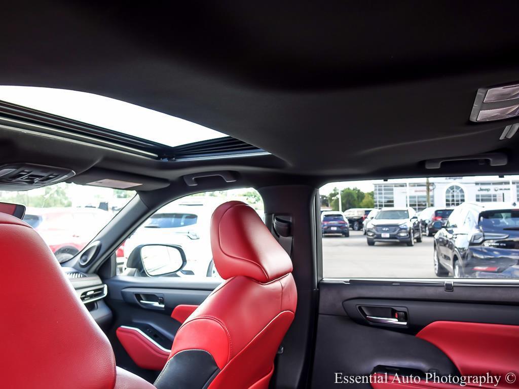 used 2021 Toyota Highlander car, priced at $33,597