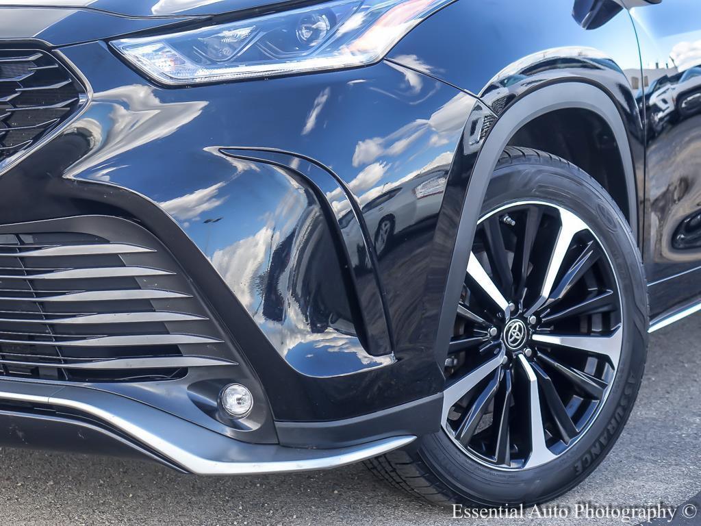 used 2021 Toyota Highlander car, priced at $33,597